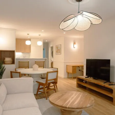 Stylish 2br With Ac & Terrace | By Airnest *