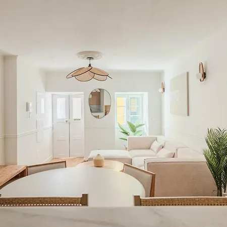 Stylish 2br With Ac & Terrace | By Airnest Apartment *
