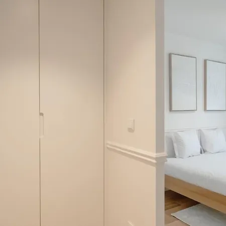 Stylish 2br With Ac & Terrace | By Airnest * Lisbon