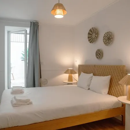 Stylish 2br With Ac & Terrace | By Airnest * Lisbon
