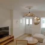 Apartament Stylish 2br With Ac & Terrace | By Airnest *