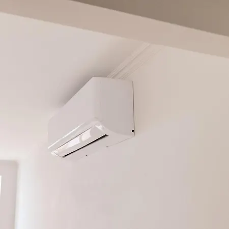 Daire Stylish 2br With Ac & Terrace | By Airnest