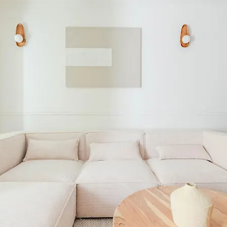 Stylish 2br With Ac & Terrace | By Airnest Daire Lisboa