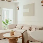 Stylish 2br With Ac & Terrace | By Airnest Appartamento *