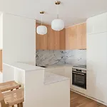 Stylish 2br With Ac & Terrace | By Airnest Appartamento Lisbona